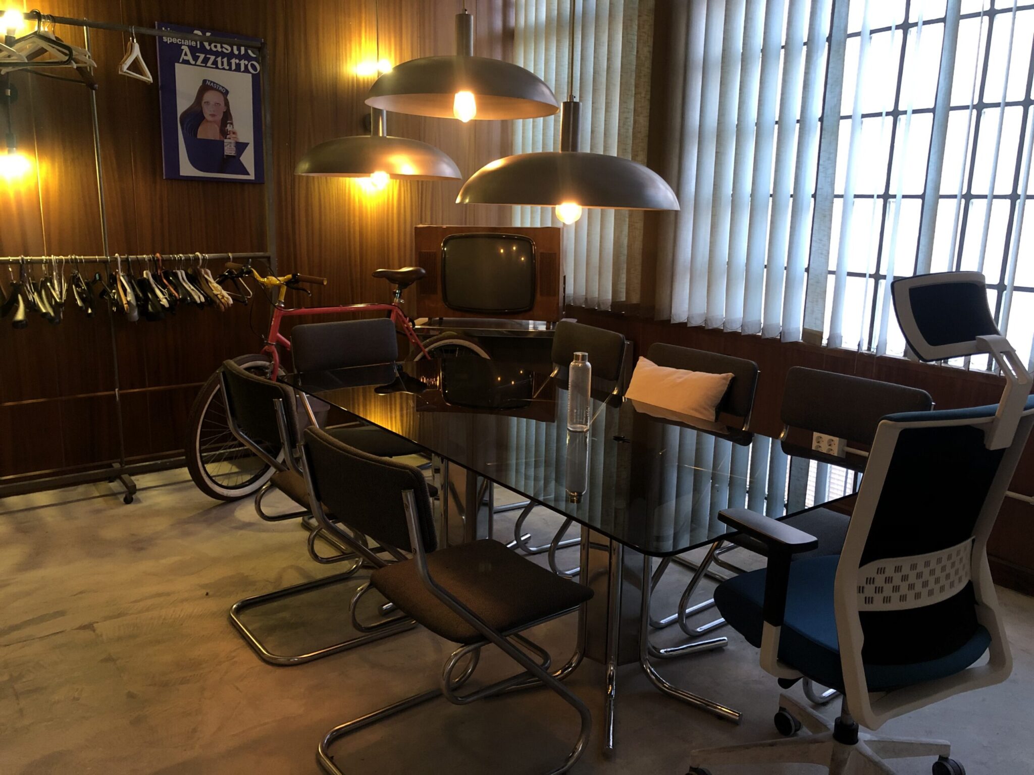 Sala de reuniones con estilo vintage